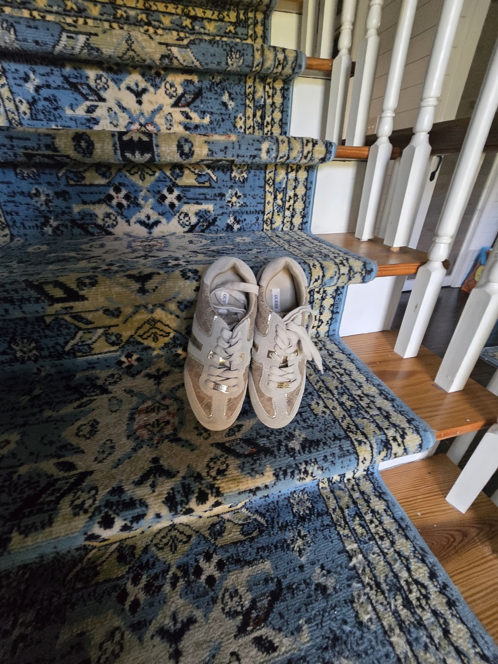 Guess Women's Beige and Gold Athletic Sneakers